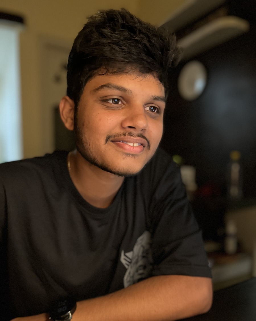 Akhil Male, candid